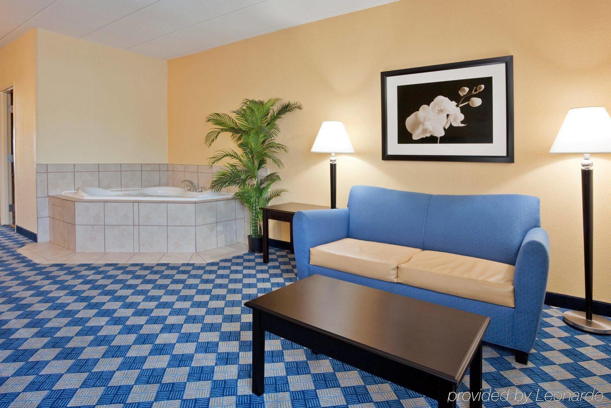Holiday Inn Columbus North I-270 Worthington Exteriör bild